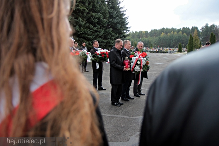 Uroczystości rocznic Katynia i Smoleńska: przy Bazylice i na Cmentarzu Komunalnym