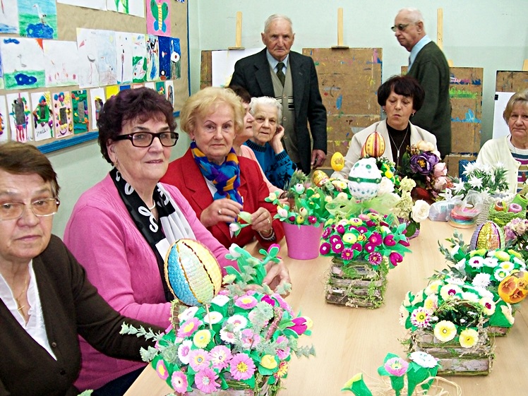 Seniorzy w oczekiwaniu na wiosnę i święta. Co przygotowali?