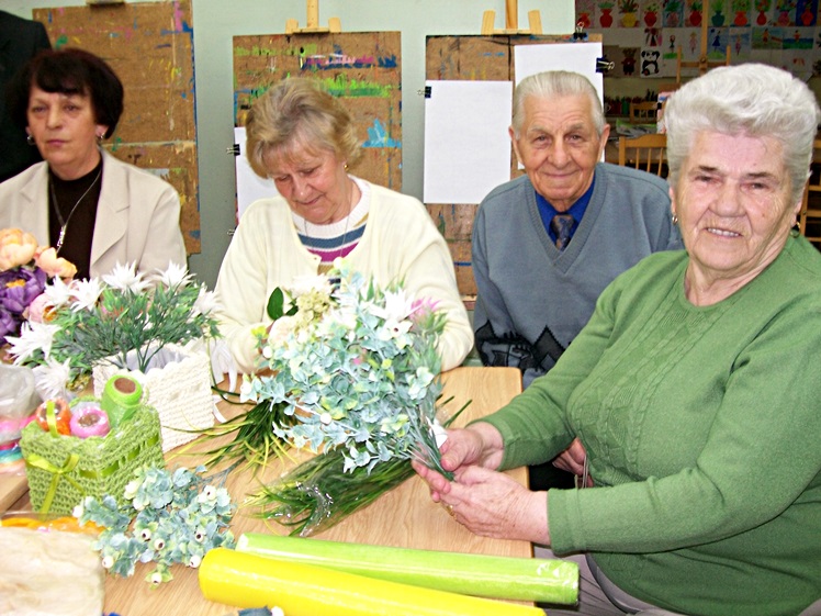 Seniorzy w oczekiwaniu na wiosnę i święta. Co przygotowali?