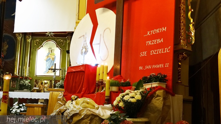 Groby Pańskie w mieleckich kościołach