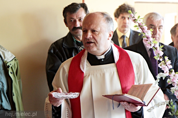 W Wielką Sobotę Kościół błogosławi pokarmy na stół wielkanocny