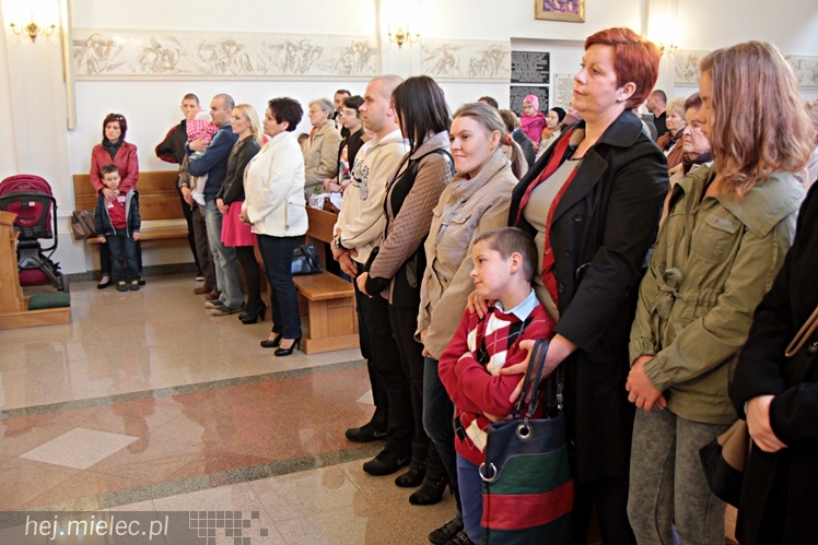W Wielką Sobotę Kościół błogosławi pokarmy na stół wielkanocny