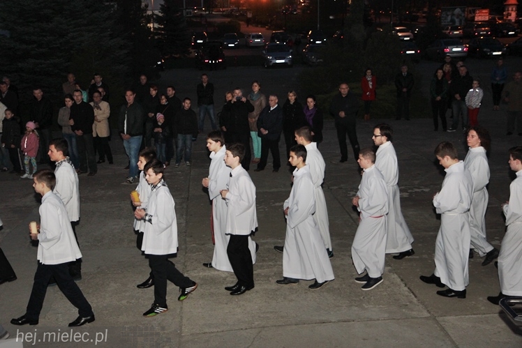 Jezus Chrystys Zmartwychwstał. Ogłosiły to kościelne dzwony w sobotnią noc