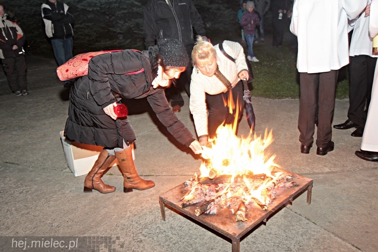 Jezus Chrystys Zmartwychwstał. Ogłosiły to kościelne dzwony w sobotnią noc
