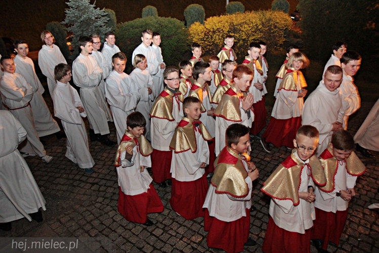 Jezus Chrystys Zmartwychwstał. Ogłosiły to kościelne dzwony w sobotnią noc
