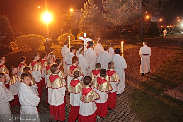 Jezus Chrystys Zmartwychwstał. Ogłosiły to kościelne dzwony w sobotnią noc