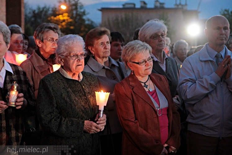 Nabożeństwo w kościele MBNP przed kanonizacją Jana XXIII i Jana Pawła II