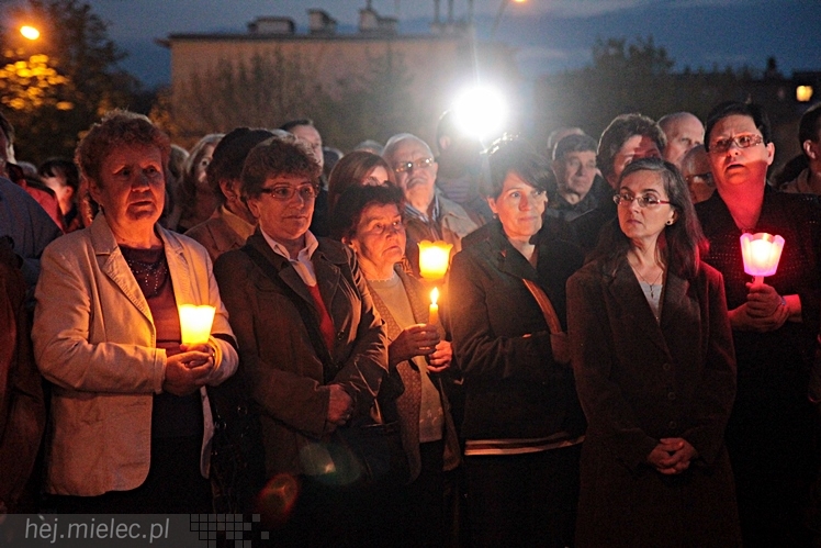 Nabożeństwo w kościele MBNP przed kanonizacją Jana XXIII i Jana Pawła II