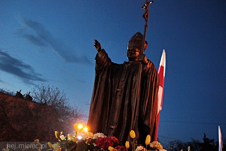 Nabożeństwo w kościele MBNP przed kanonizacją Jana XXIII i Jana Pawła II