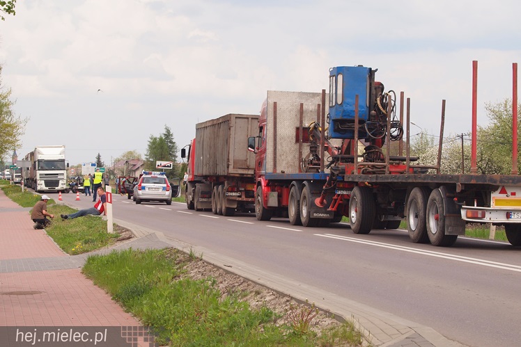Zderzenie z udziałem quada na drodze z Mielca w kierunku Chorzelowa