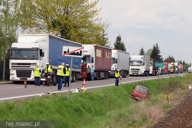 Zderzenie z udziałem quada na drodze z Mielca w kierunku Chorzelowa