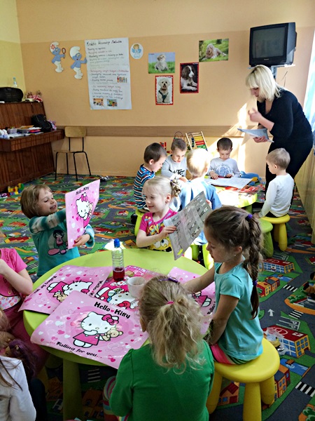 Wyszły zwierzęta na podwórze - te małe i te duże? w ?Aniołkowie?
