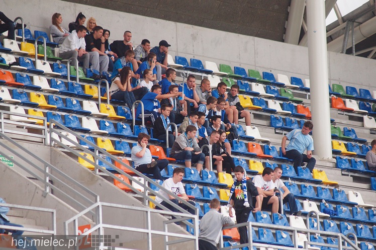 Stal Rzeszów pokonała Stal Mielec 2:0 w meczu II ligi piłkarskiej