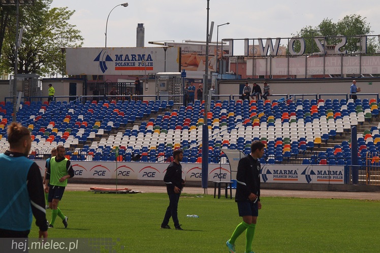 Stal Rzeszów pokonała Stal Mielec 2:0 w meczu II ligi piłkarskiej