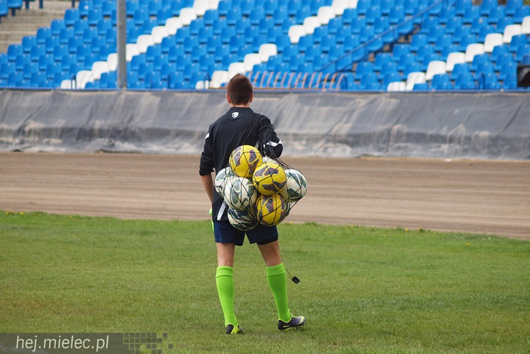 Stal Rzeszów pokonała Stal Mielec 2:0 w meczu II ligi piłkarskiej