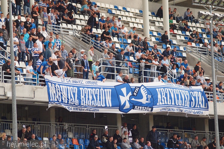Stal Rzeszów pokonała Stal Mielec 2:0 w meczu II ligi piłkarskiej