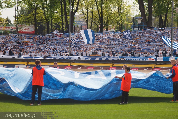 Stal Rzeszów pokonała Stal Mielec 2:0 w meczu II ligi piłkarskiej
