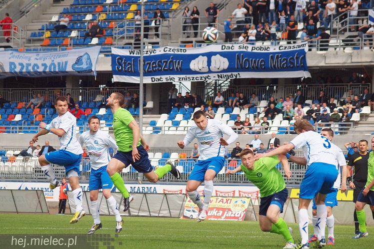 Stal Rzeszów pokonała Stal Mielec 2:0 w meczu II ligi piłkarskiej