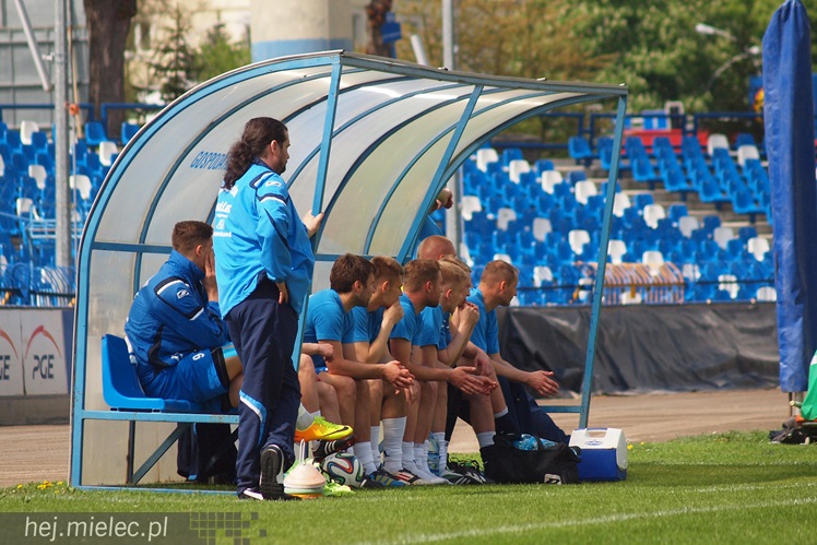 Stal Rzeszów pokonała Stal Mielec 2:0 w meczu II ligi piłkarskiej