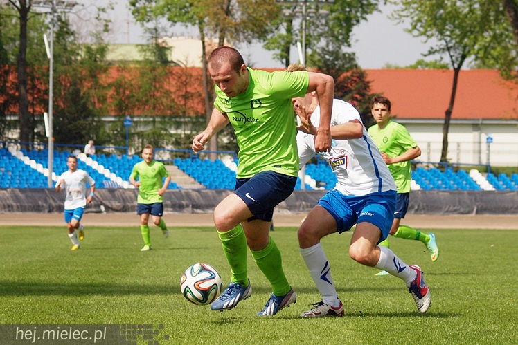 Stal Rzeszów pokonała Stal Mielec 2:0 w meczu II ligi piłkarskiej