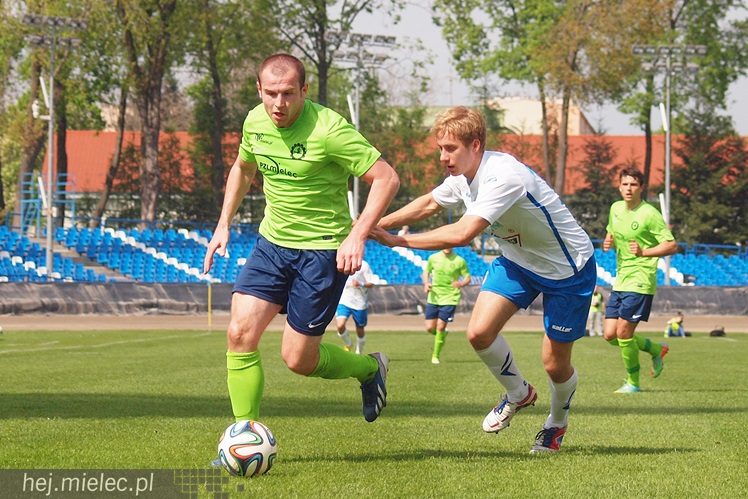 Stal Rzeszów pokonała Stal Mielec 2:0 w meczu II ligi piłkarskiej