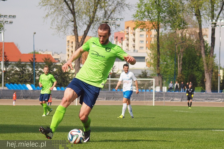 Stal Rzeszów pokonała Stal Mielec 2:0 w meczu II ligi piłkarskiej