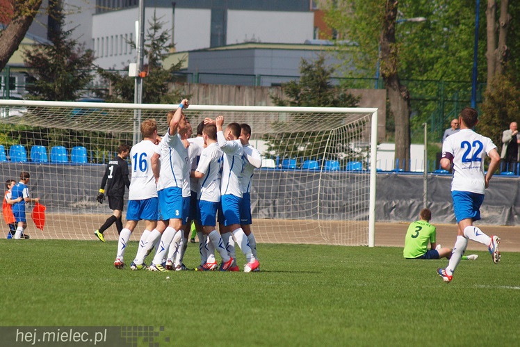 Stal Rzeszów pokonała Stal Mielec 2:0 w meczu II ligi piłkarskiej