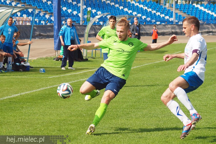 Stal Rzeszów pokonała Stal Mielec 2:0 w meczu II ligi piłkarskiej