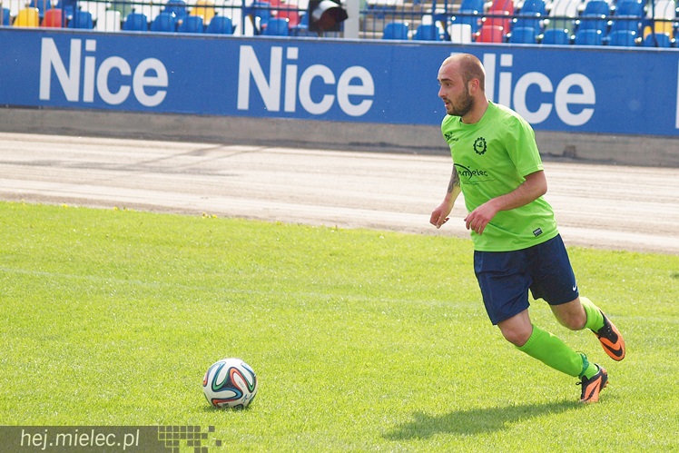 Stal Rzeszów pokonała Stal Mielec 2:0 w meczu II ligi piłkarskiej