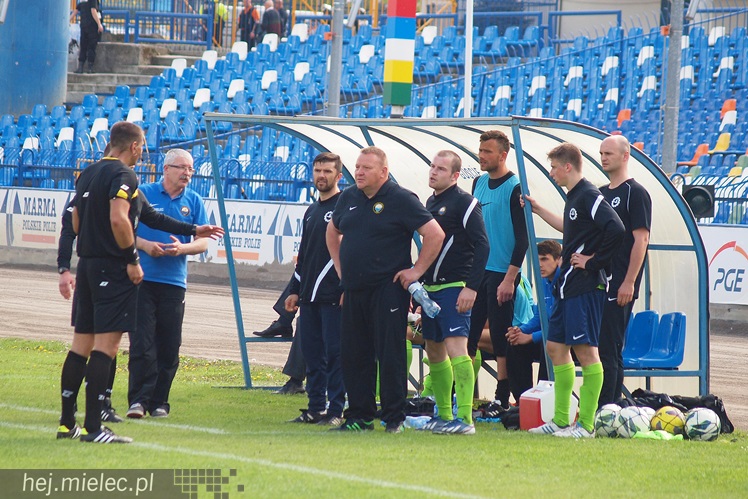 Stal Rzeszów pokonała Stal Mielec 2:0 w meczu II ligi piłkarskiej