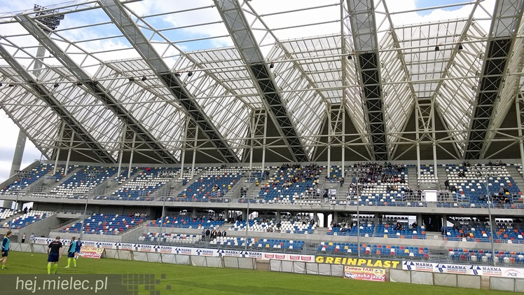 Stal Rzeszów pokonała Stal Mielec 2:0 w meczu II ligi piłkarskiej