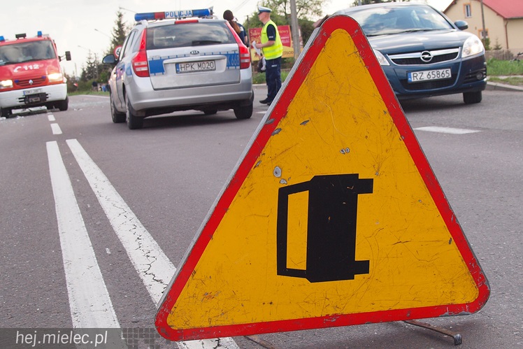 Ciężarówka z dostawczakiem zderzyły się  przy wjeździe do Chorzelowa