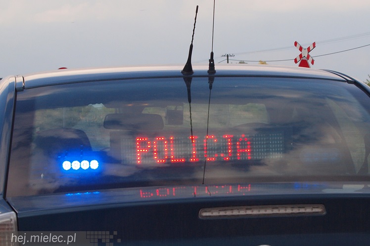 Ciężarówka z dostawczakiem zderzyły się  przy wjeździe do Chorzelowa