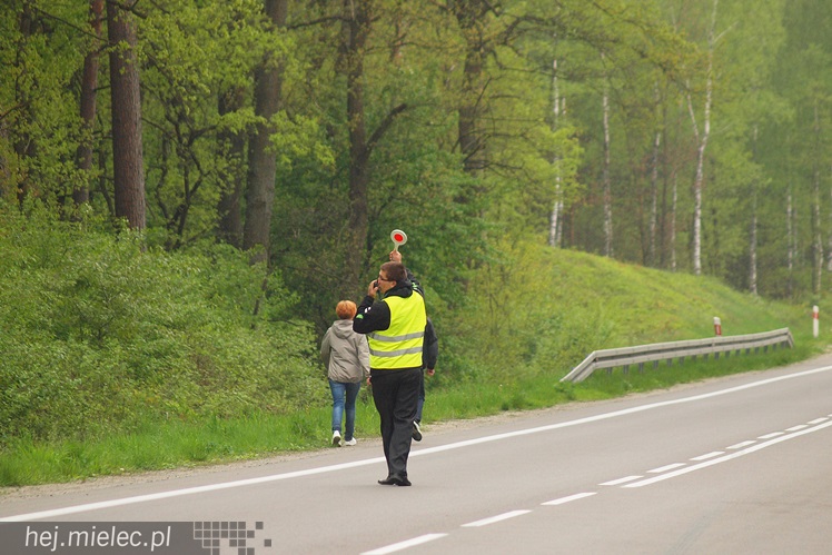 Dwieście osób pielgrzymowało do kapliczki cudami słynącej