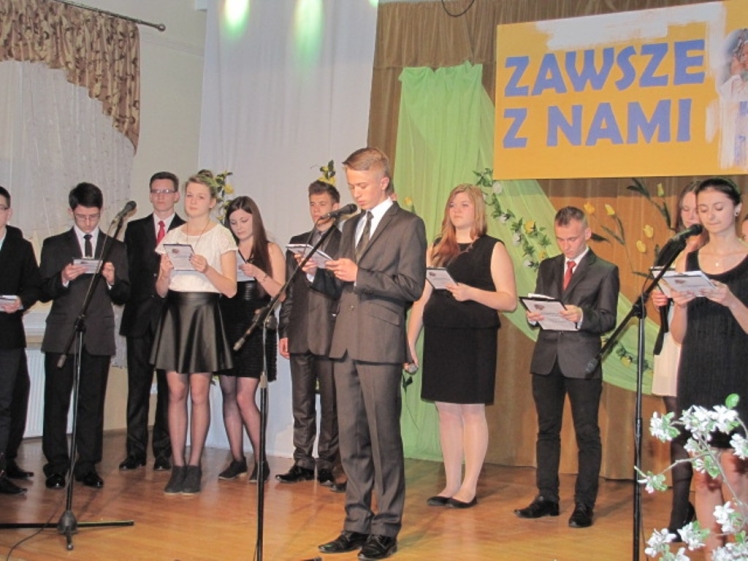 Wspomnienia poetycko-muzyczne z okazji kanonizacji Jana Pawła II pt. ?Zawsze z nami?