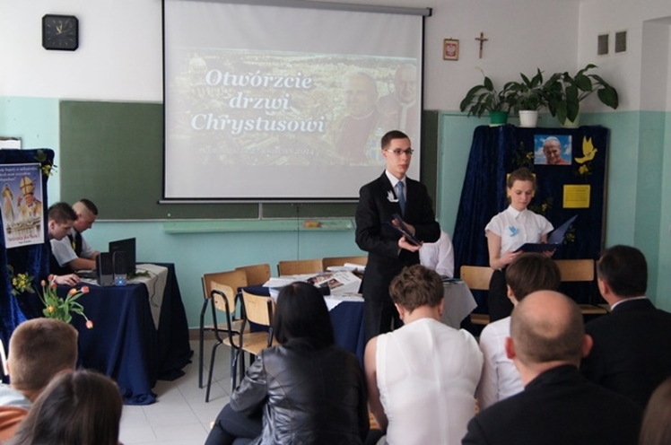 Akademia w ZSB z okazji kanonizacji Jana Pawła II i Jana XIII