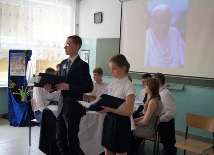 Akademia w ZSB z okazji kanonizacji Jana Pawła II i Jana XIII