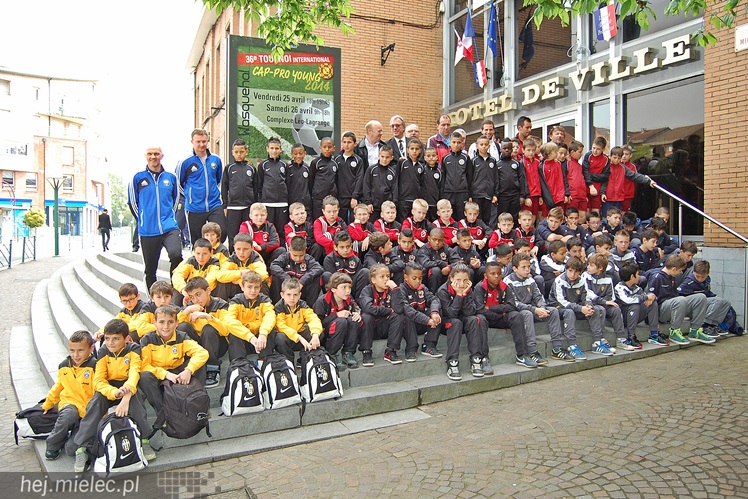 Drużyna Orlików FKS STAL Mielec 2004 na Tournoi CAP PRO YOUNG Ed. 2014 - WASQUEHAL