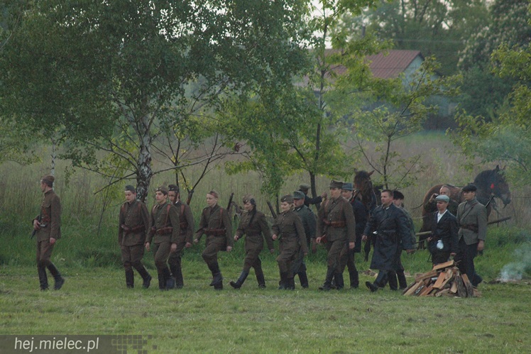 Przyszli zobaczyć jak ich dziadkowie walczyli z okupantem. Historyczny piknik w Podborzu