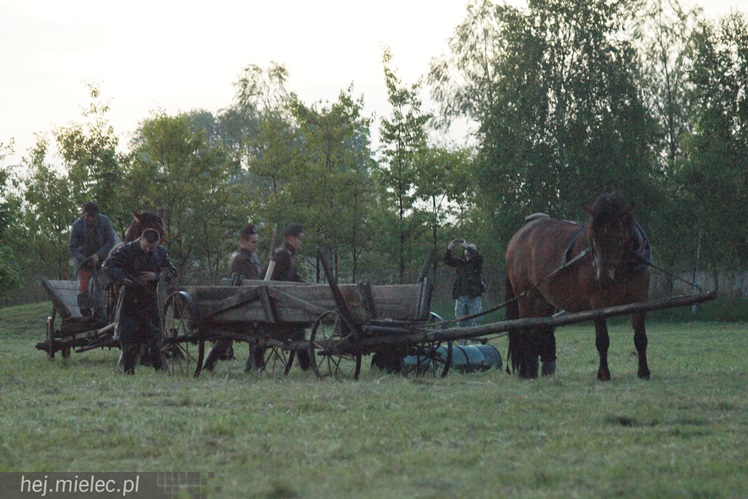 Przyszli zobaczyć jak ich dziadkowie walczyli z okupantem. Historyczny piknik w Podborzu