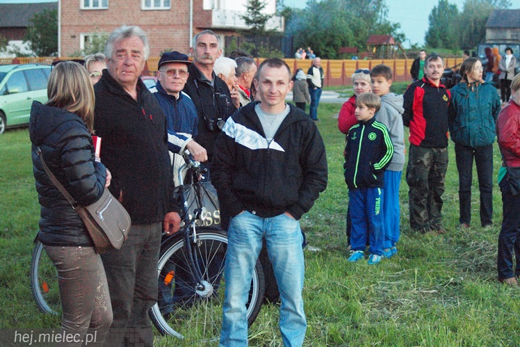 Przyszli zobaczyć jak ich dziadkowie walczyli z okupantem. Historyczny piknik w Podborzu