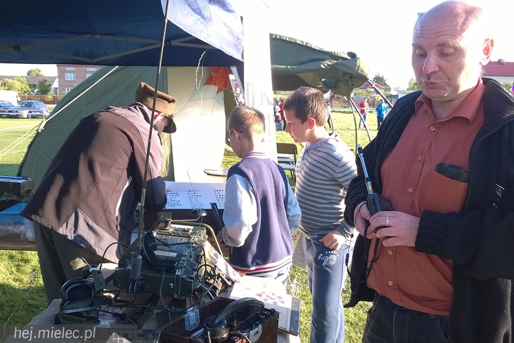 Przyszli zobaczyć jak ich dziadkowie walczyli z okupantem. Historyczny piknik w Podborzu