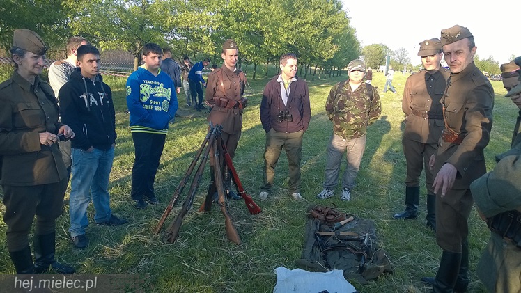 Przyszli zobaczyć jak ich dziadkowie walczyli z okupantem. Historyczny piknik w Podborzu