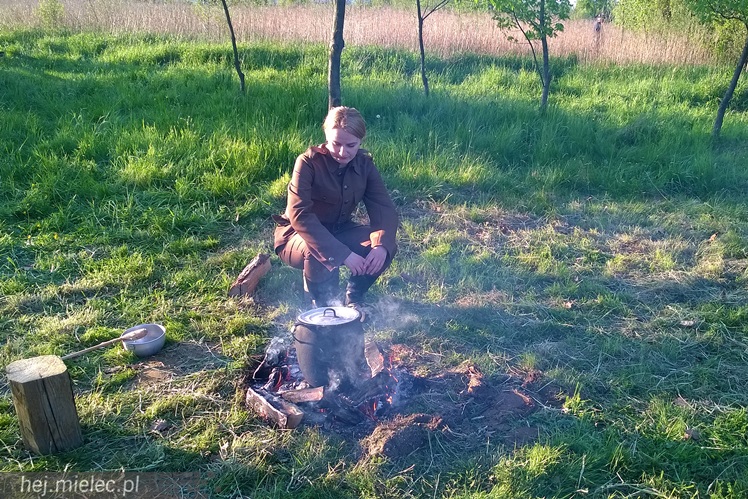 Przyszli zobaczyć jak ich dziadkowie walczyli z okupantem. Historyczny piknik w Podborzu