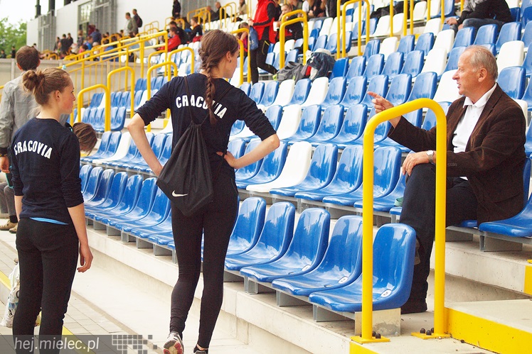 Kilkaset osób na starcie pierwszych zawodów LA na Stadionie Miejskim w tym sezonie
