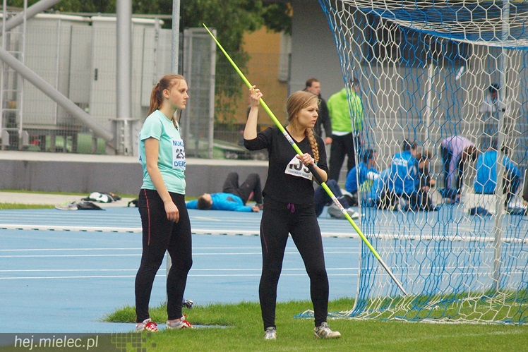 Kilkaset osób na starcie pierwszych zawodów LA na Stadionie Miejskim w tym sezonie