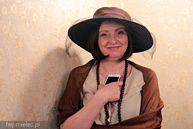 Zabytkowe pojazdy otoczyły Jadernówkę, nowoczesne roboty wypełniły wnętrza -  Noc Muzeum 2014