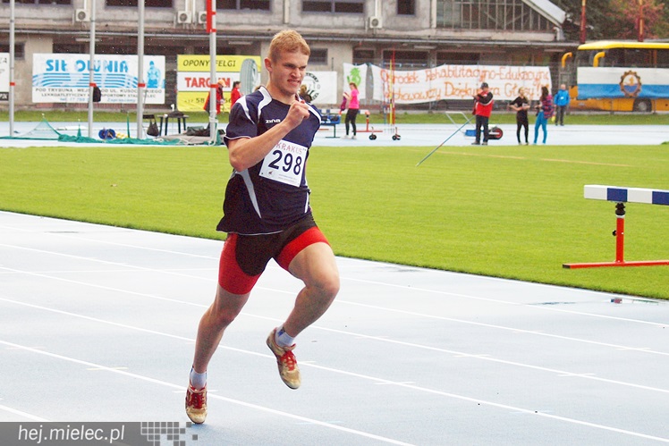 Podkarpacka Olimpiada Młodzieży i mityng LA odbyły się na mieleckim stadionie