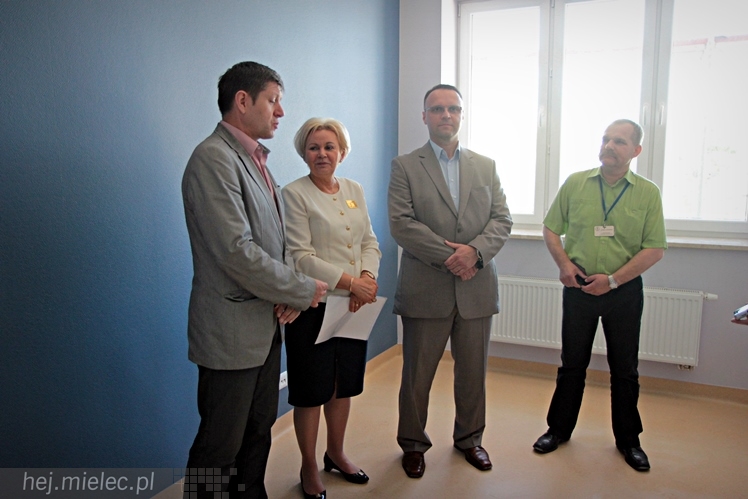 Ponad 1,5 mln zł z rezerwy budżetu państwa dla pogotowia. Skowrońska zobaczyła obiekt