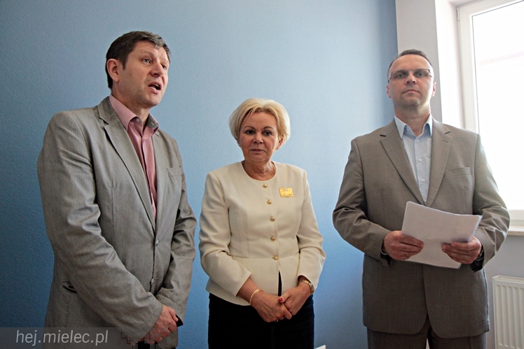 Ponad 1,5 mln zł z rezerwy budżetu państwa dla pogotowia. Skowrońska zobaczyła obiekt